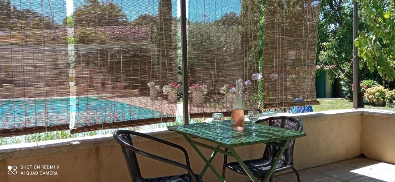 Sous Les Chenes, En Provence Villa Eyragues Luaran gambar